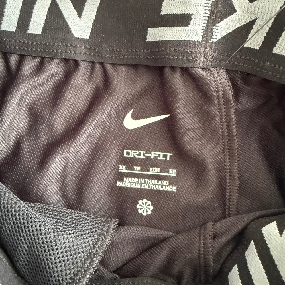 Nike DRI Fit Women’s Shorts DA0319-013 Sz XS - Picture 6 of 8